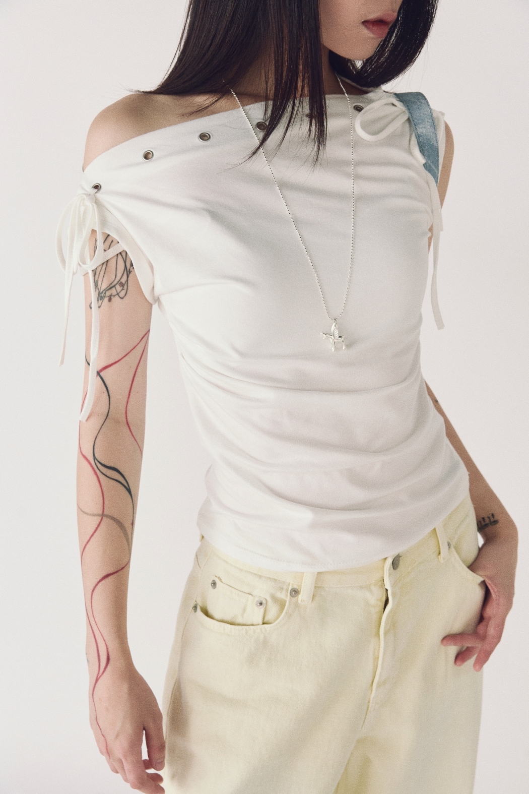 扣眼船領綁帶上衣-白