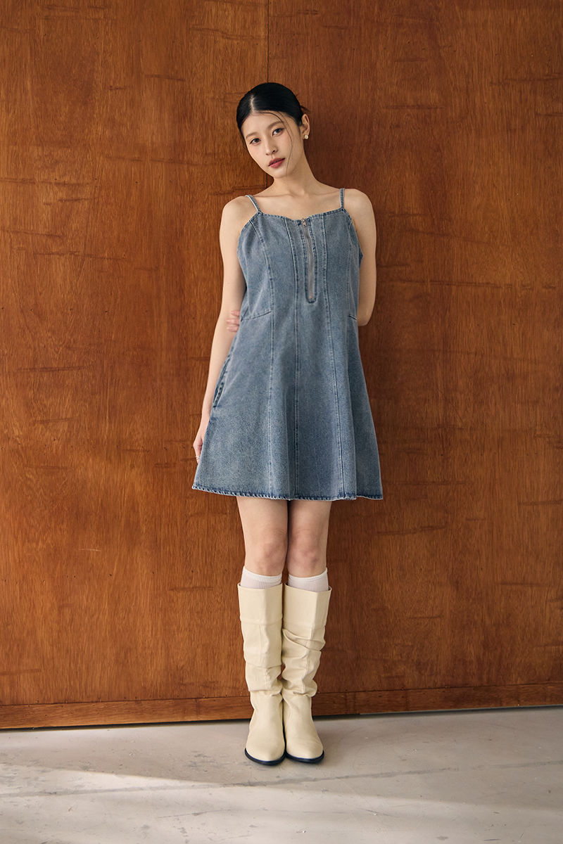 細肩壓褶牛仔短洋裝