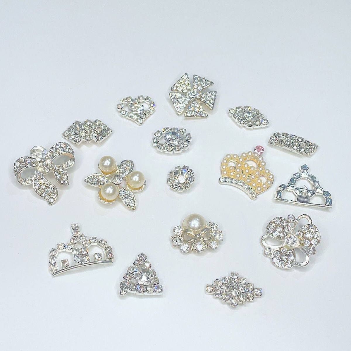 【台灣現貨速發】多款式水鑽 小水鑽 珍珠水鑽 ｜ 飾品 配件 DIY裝飾 手機殼飾品 蝴蝶結 皇冠 花朵