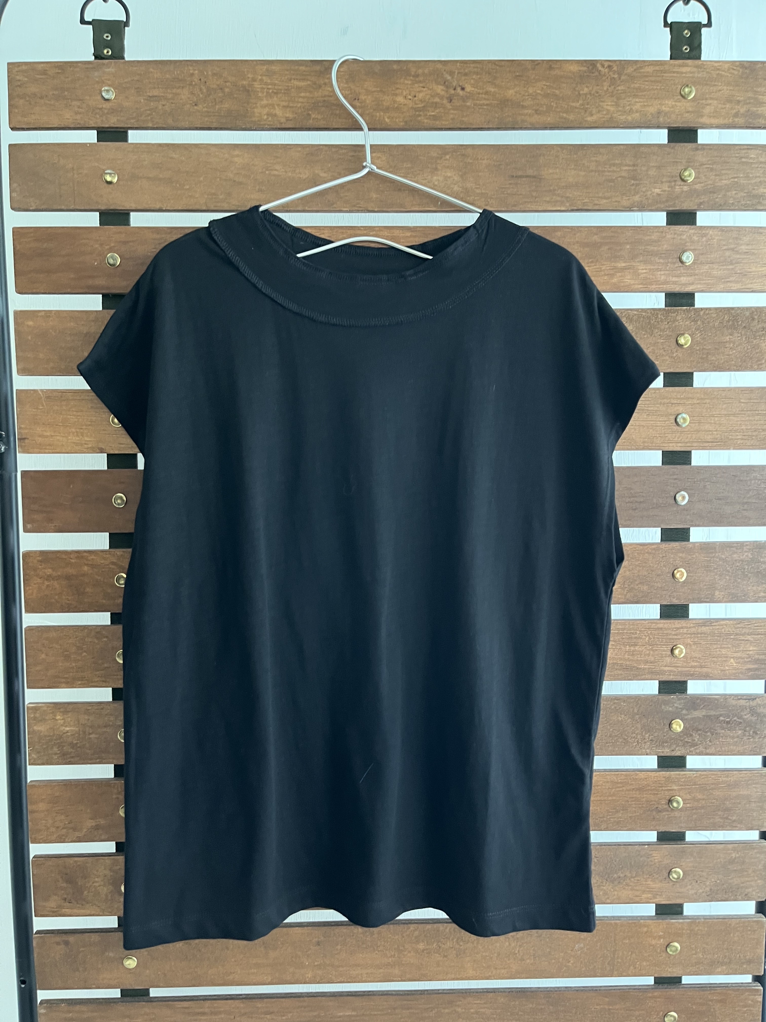 GENTIL黑色圓領top