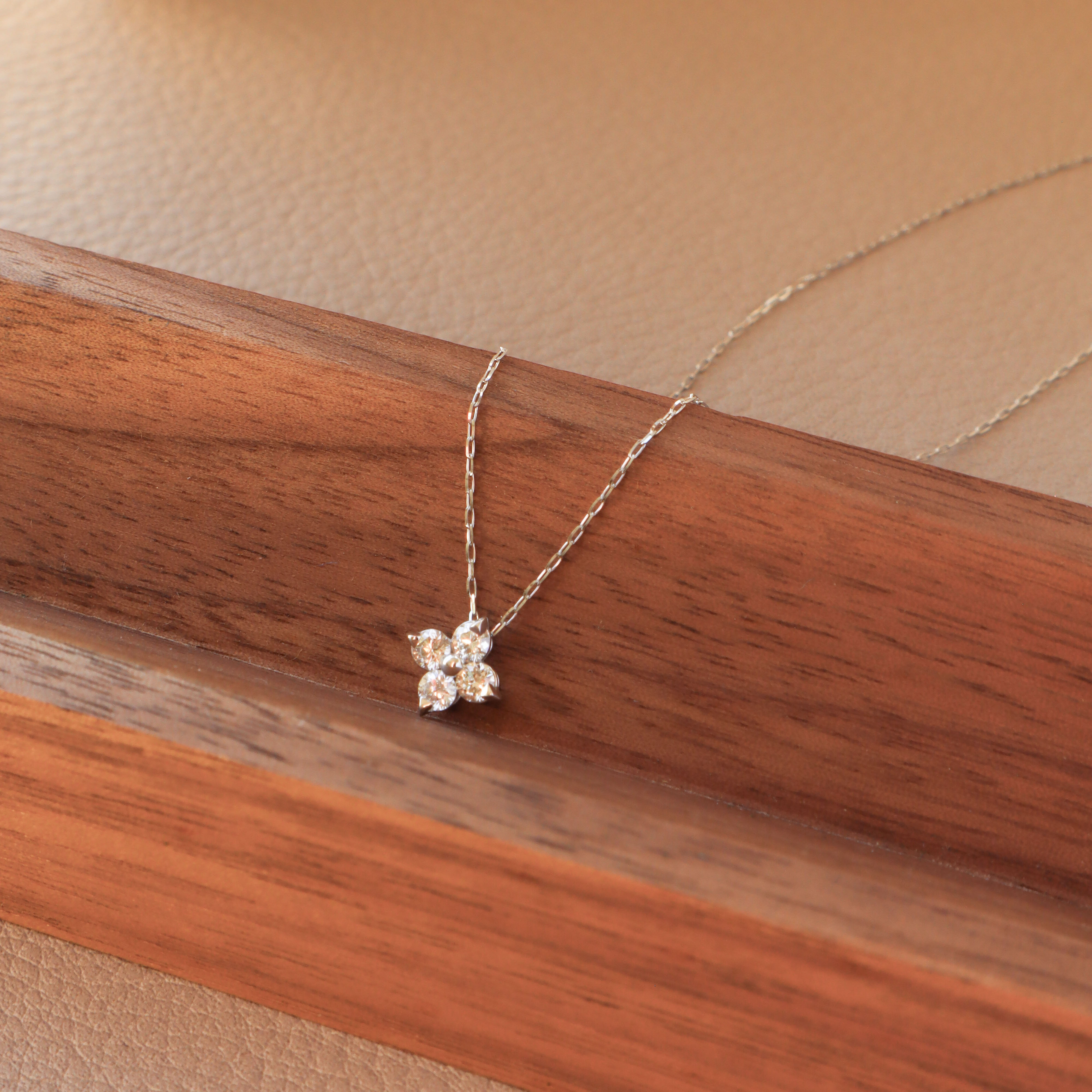 鉑金/真鑽十字小花項鍊