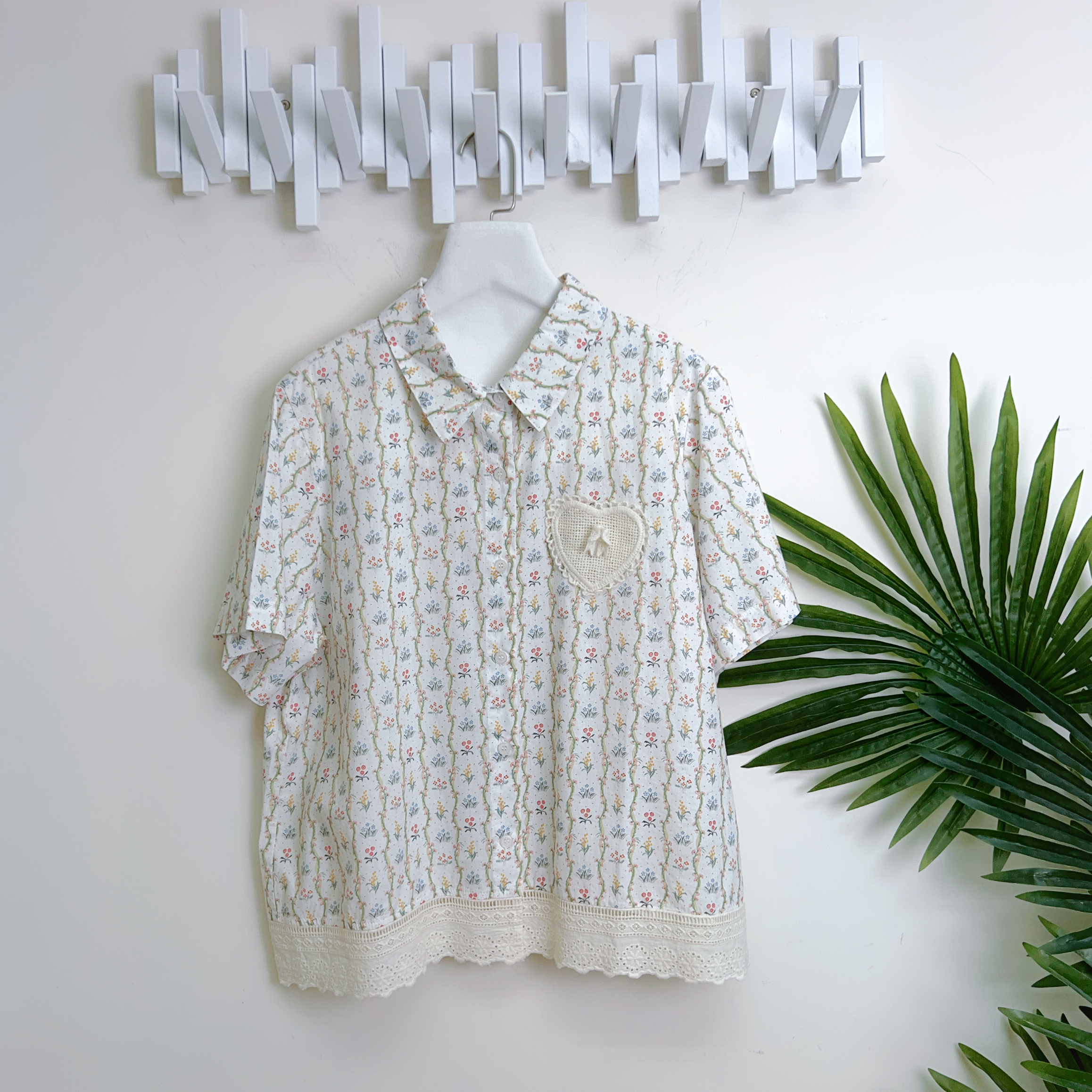 花朵圖案棉質上衣(胸44 腰46 長24吋)2013 #1404clo