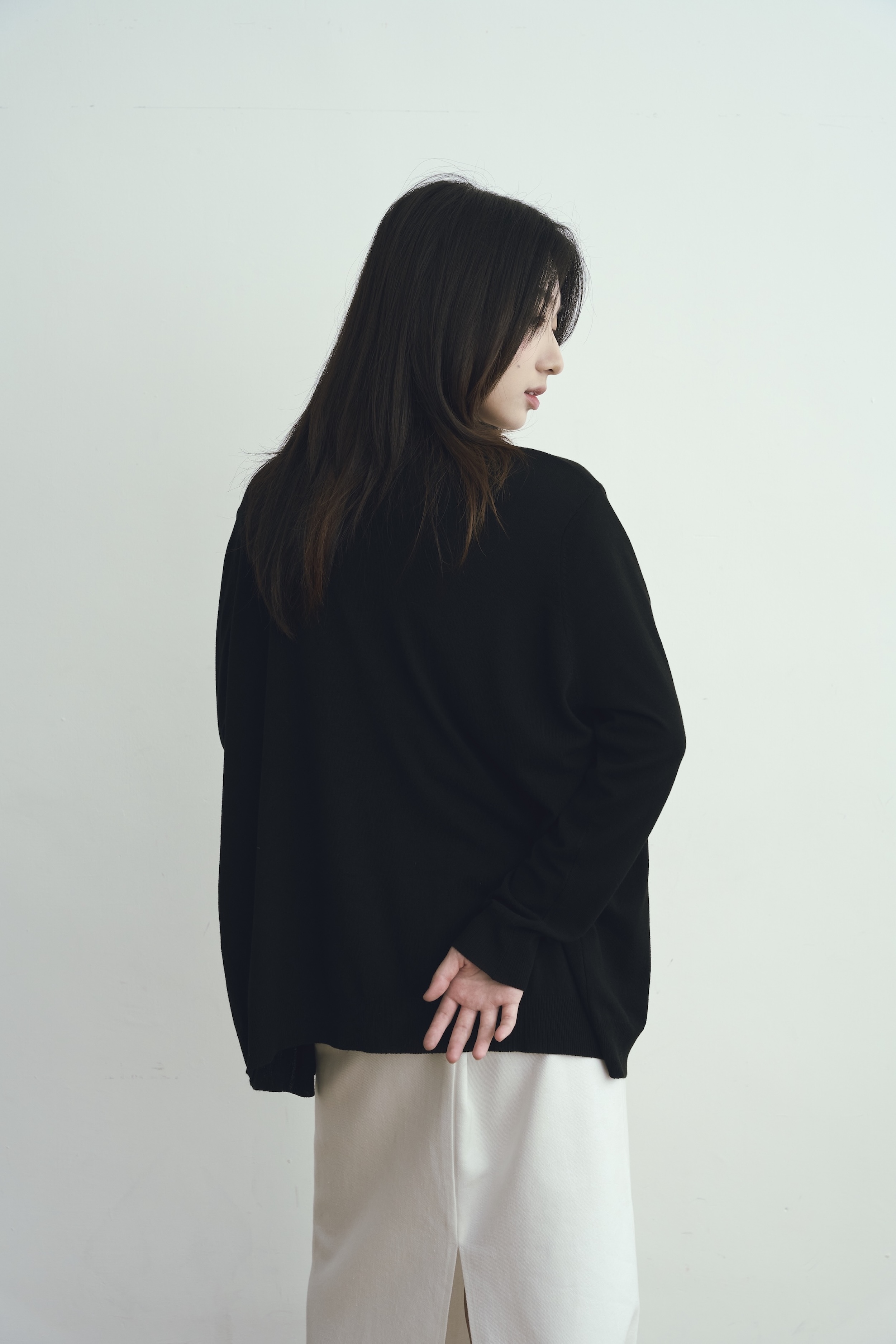 Gmade/輕薄冰感防曬V領排釦外套-黑