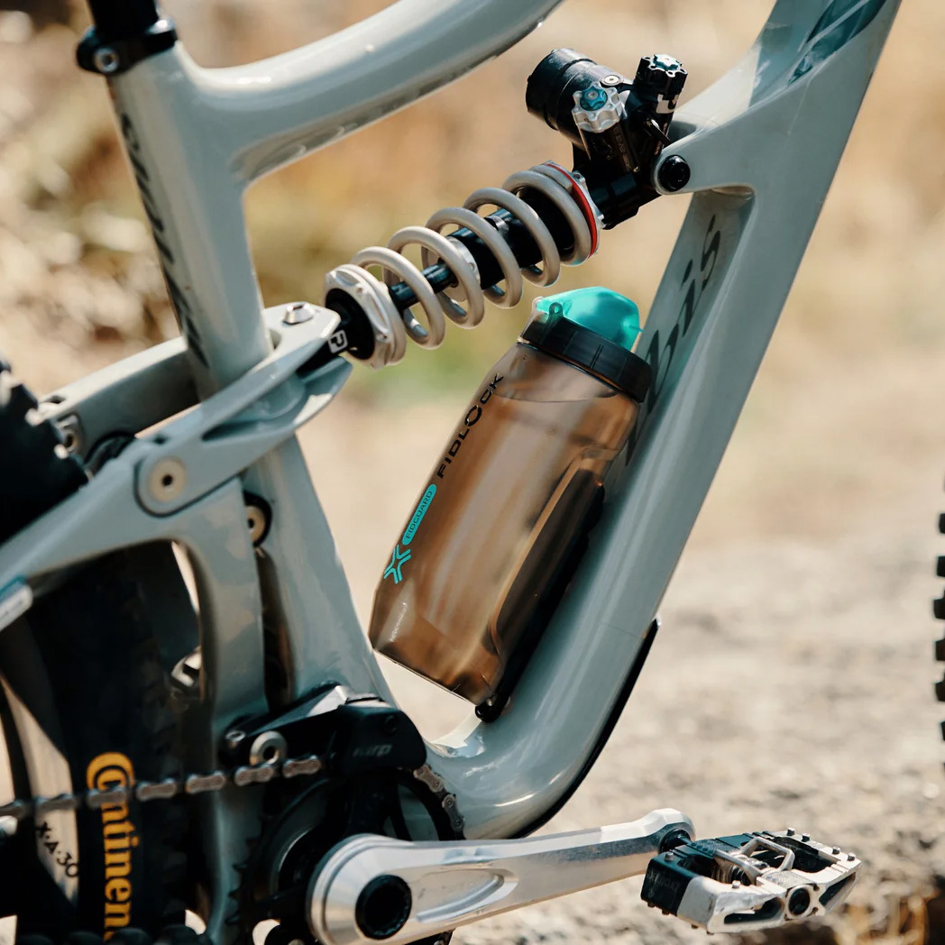 Fidlock TWIST Antibacterial 磁吸快拆抗菌水壺