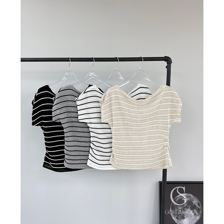 A223 「立體壓紋寬一字上衣」