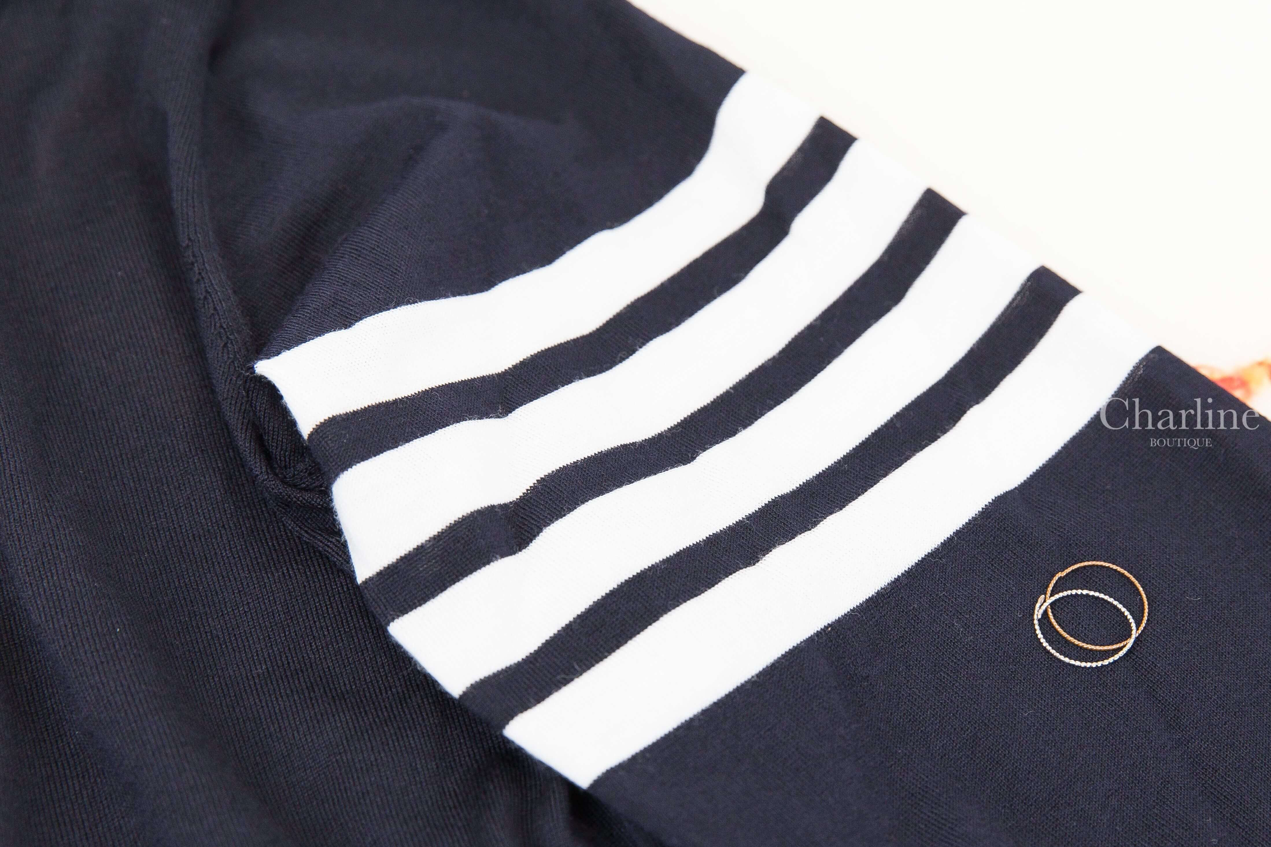 Thom Browne Merino Wool 4-bar Classic V-neck Cardigan 深藍色側邊白色四條橫紋側邊鈕扣開衩薄款羊毛開襟長袖外套