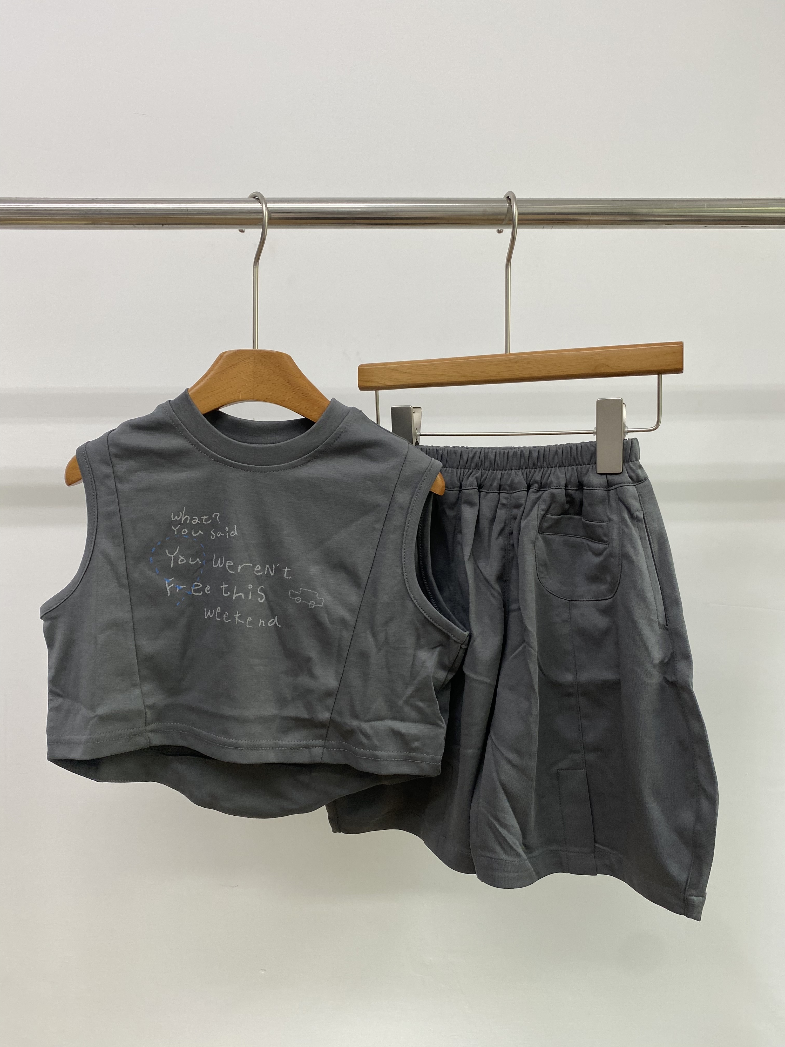 A04865插畫背心兩件套