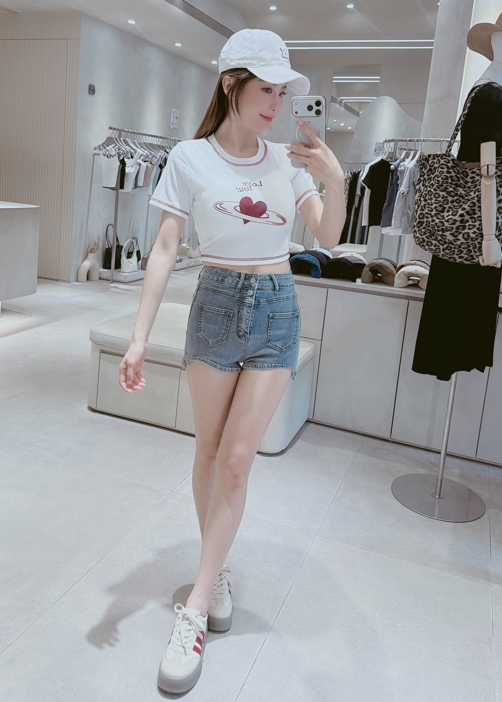 反車線愛心星球罩杯短版衣