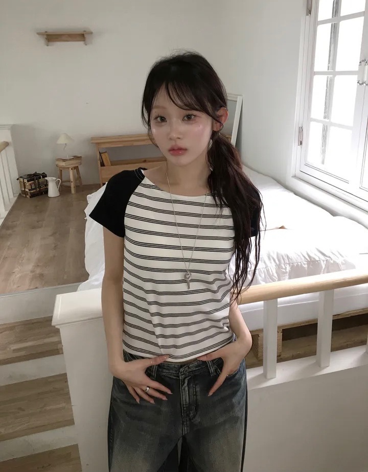 【15.4 完額外95折優惠！首批優惠價預訂】韓國橫間插肩上衣（4色）