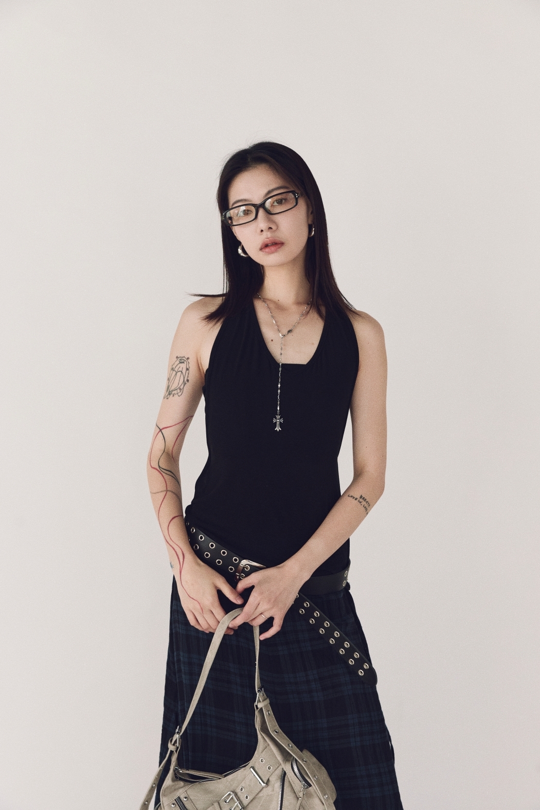 掛脖露背+平口兩件式套裝-黑