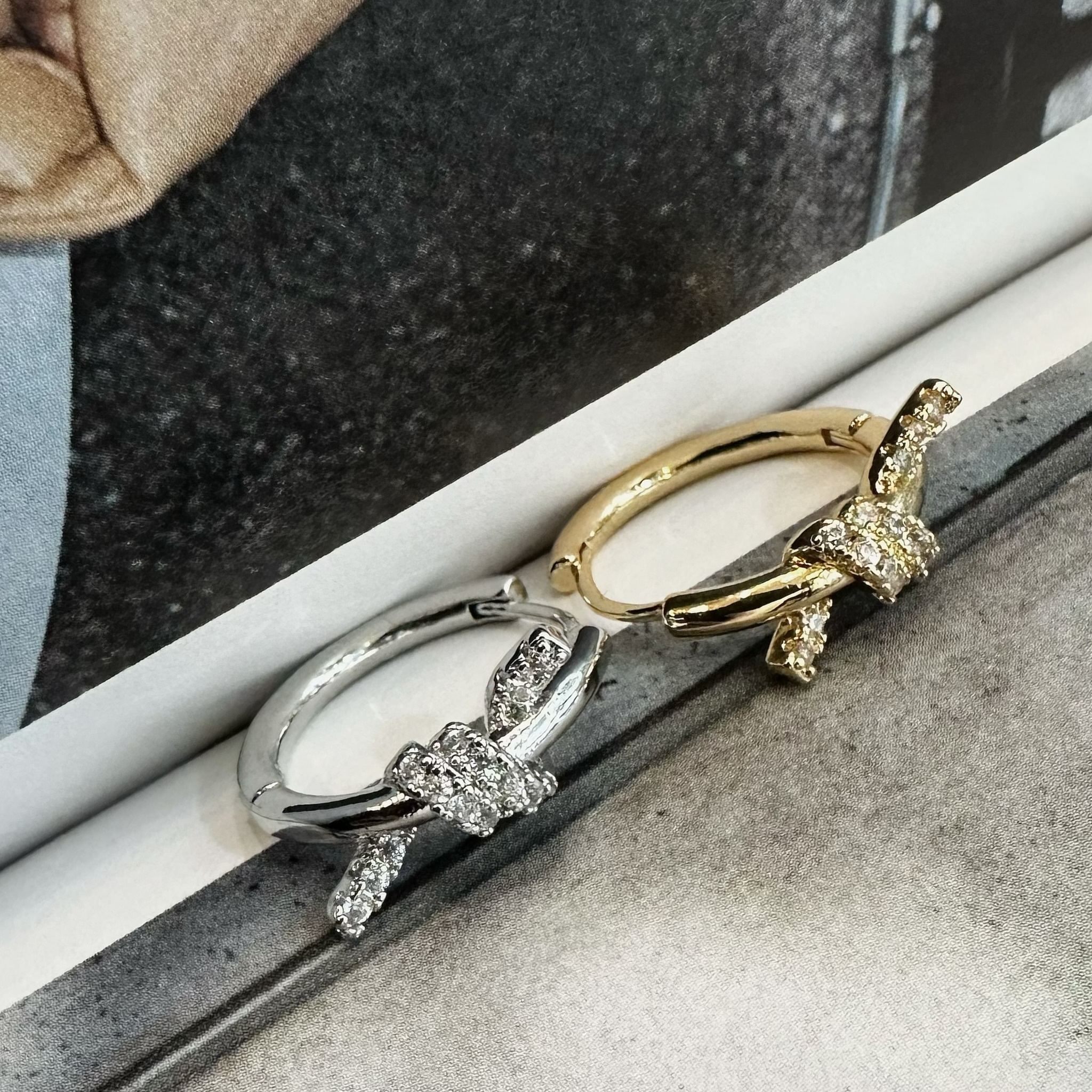 質感鑽扭結耳環