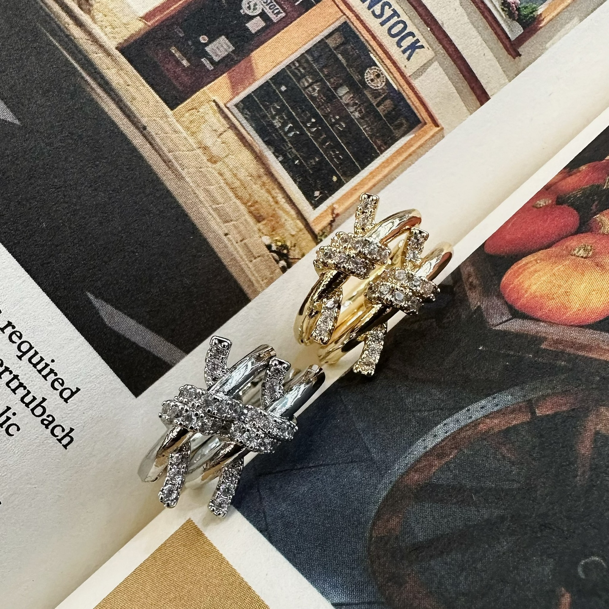 質感鑽扭結耳環