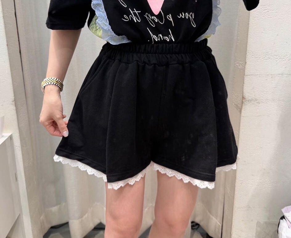 L09  腰25-48  HIP 51 長13 $409 (一口價)