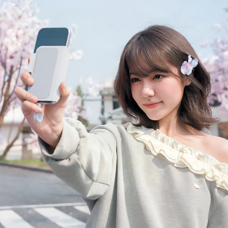 Insta360 Snap 手機自拍螢幕