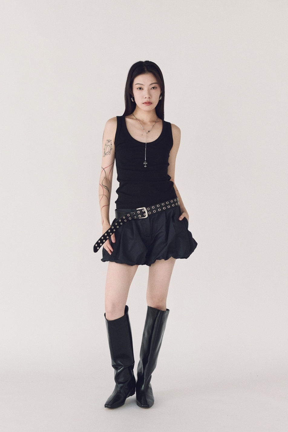 包色款U領背心-黑