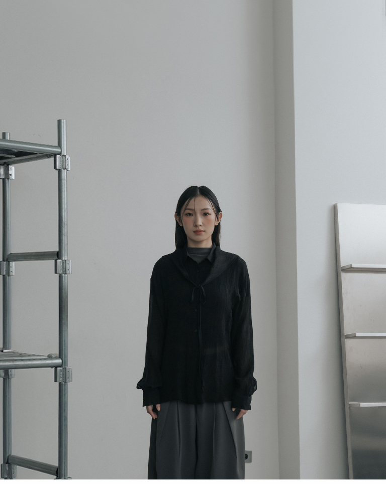 Textured, finely pleated, sheer shirt with a skirt-like drape - Black【01025768】in stock+pre-order