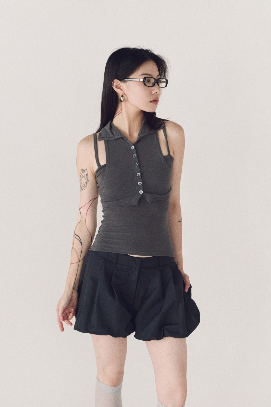 開襟背心疊搭兩件式套裝-深灰