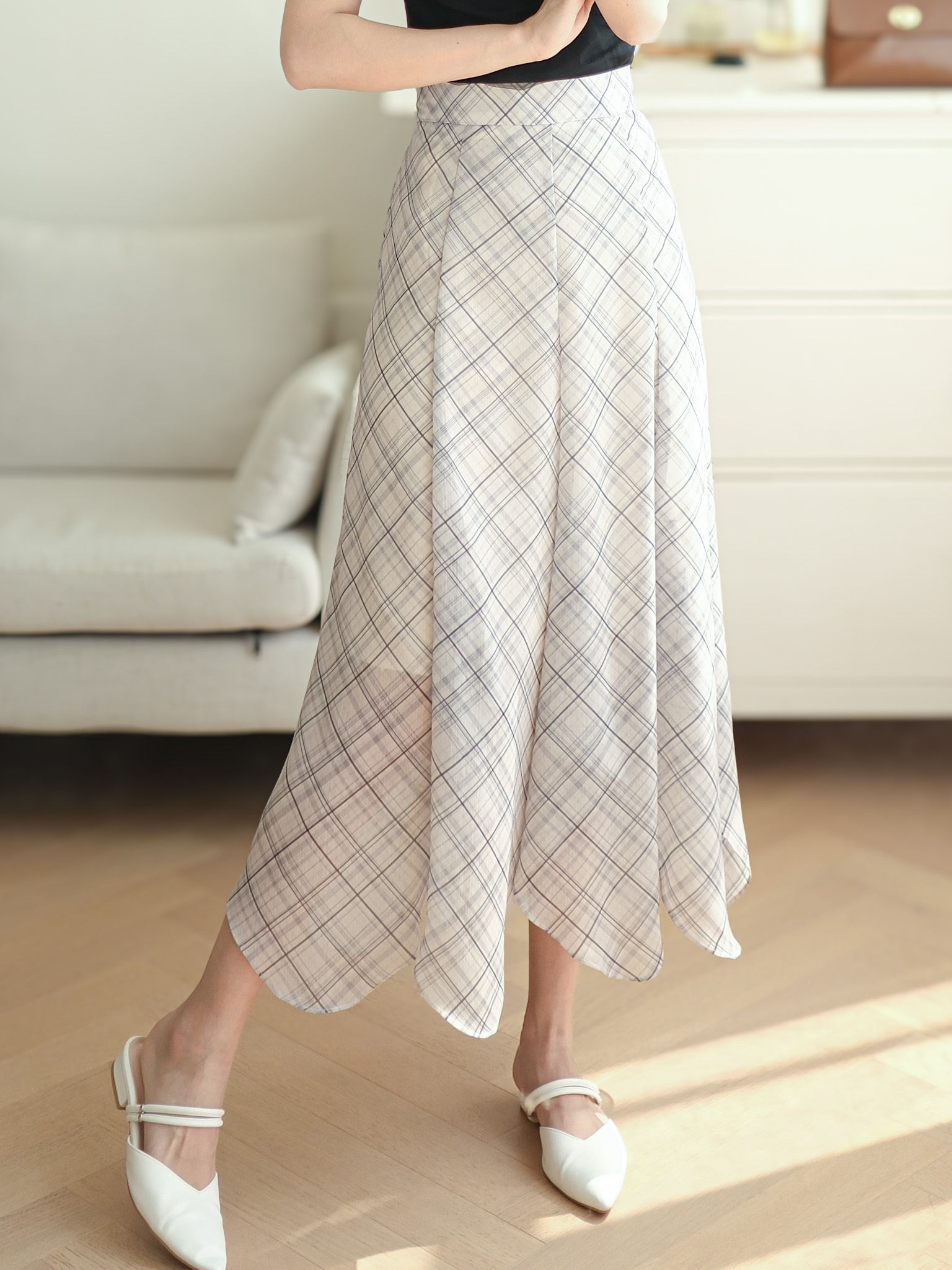 混色格紋垂墜感飄飄半身長裙 (米白/黑) BT478