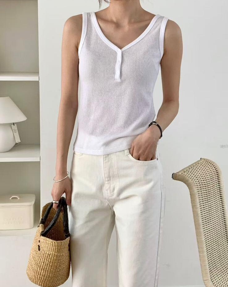 EN47 胸33 -50      長21 $359[一口價] 前後著