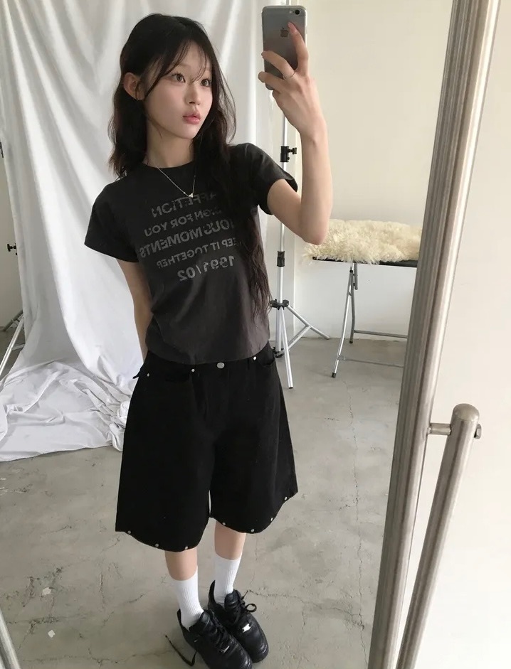 【15.4 完額外95折優惠！首批優惠價預訂】韓國造舊感字母印花TEE（4色）