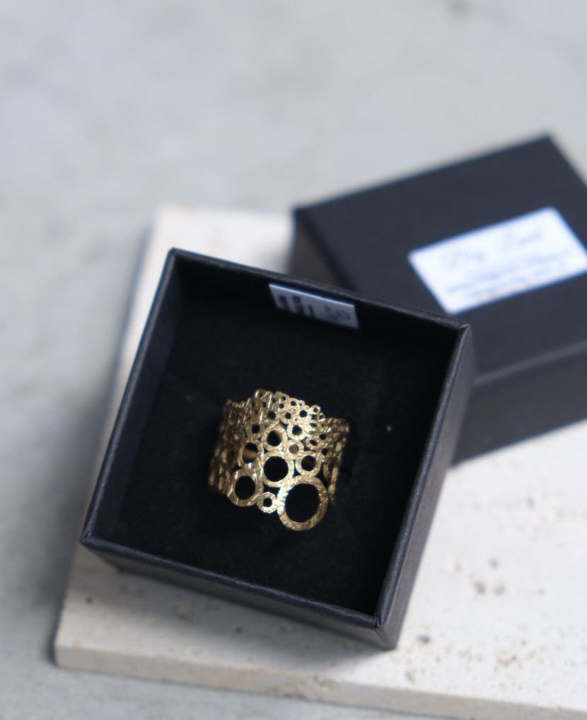 [Big Land] 鏤空雕花戒指戒指 | 黃銅 | NO.384