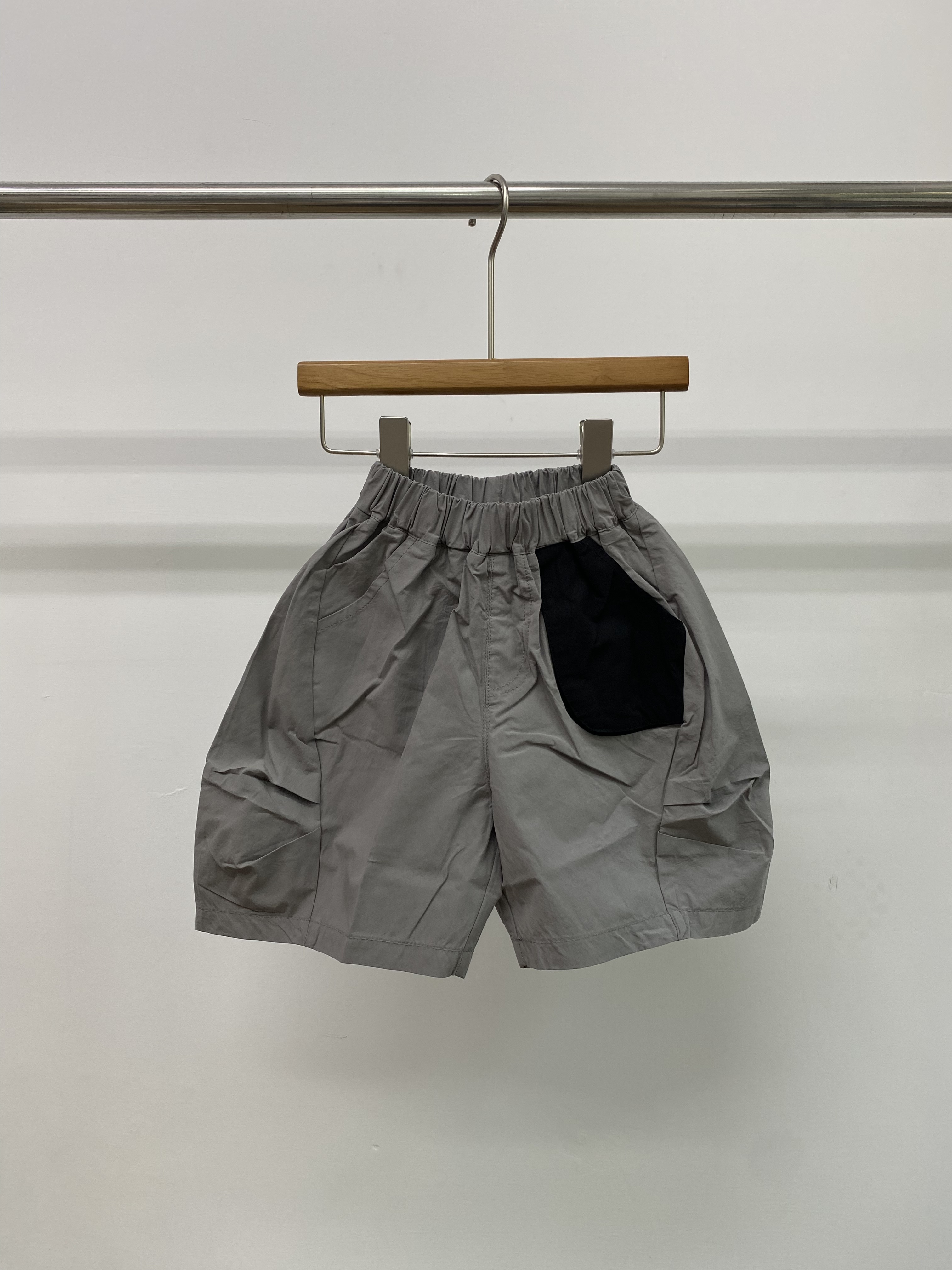 A04874拼色口袋短褲