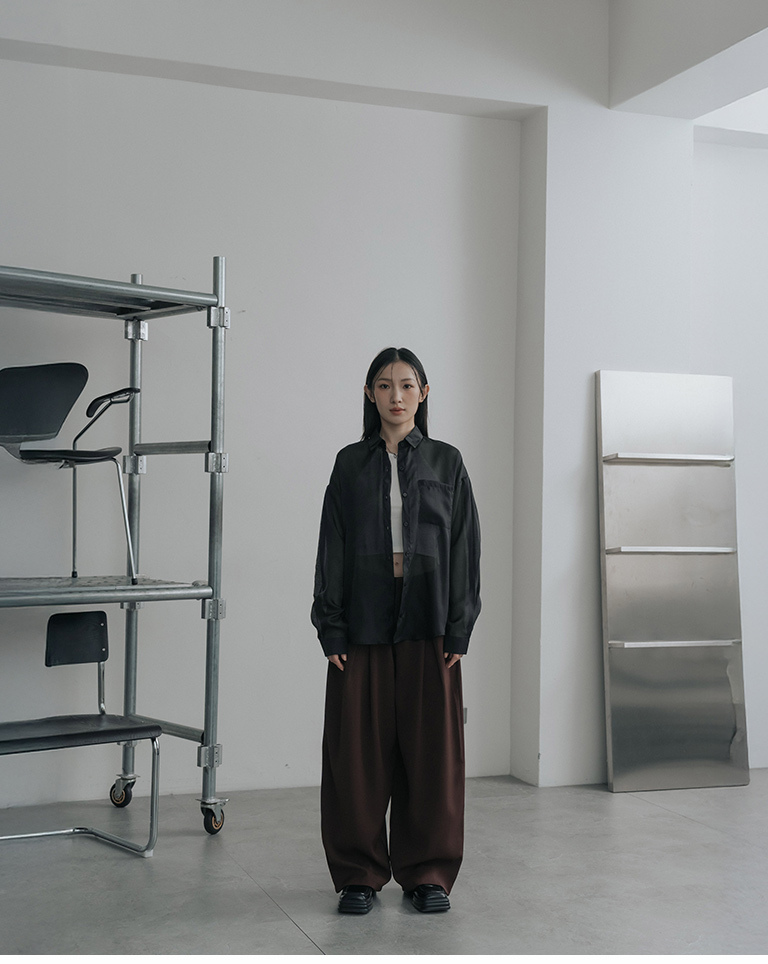 Sheer single-pocket pleated long-sleeved shirt - black【01025773】in stock+pre-order