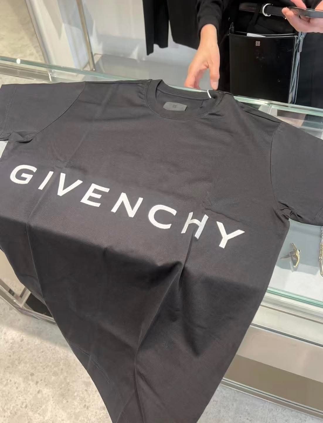 GVC 黑色 Logo Tee 男女可穿