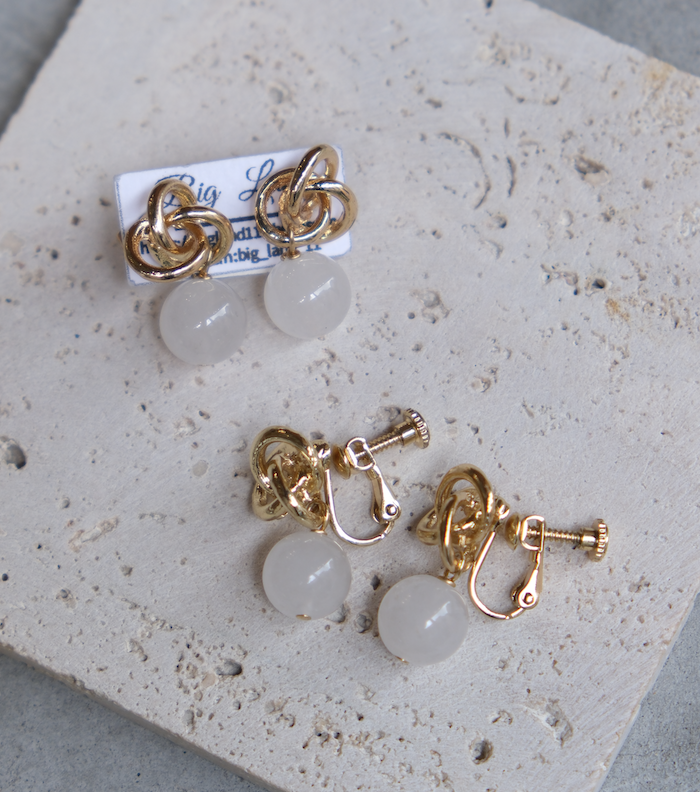 [Big Land] 白櫻玉石雙環耳環 | 鈦 | 耳針 | NO.394