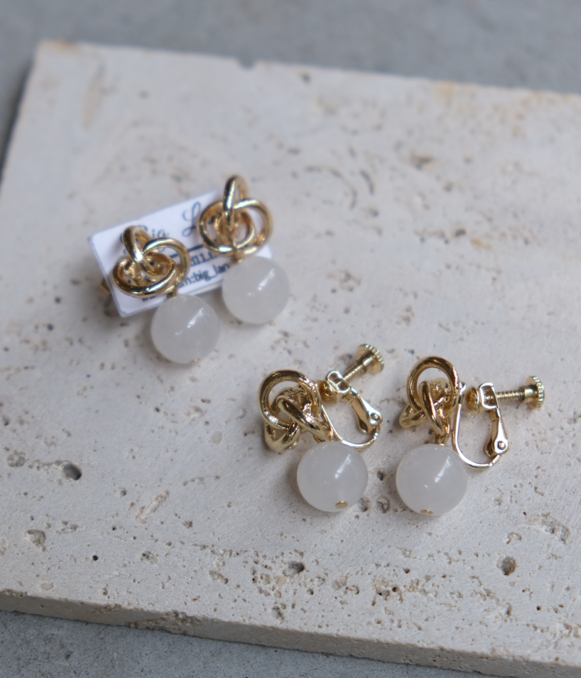 [Big Land] 白櫻玉石雙環耳環 | 鈦 | 耳夾 | NO.394