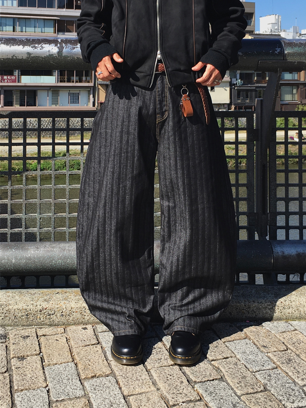 韓國 時尚輪廓 自然 流暢 弧形 條紋 彎刀褲 牛仔褲