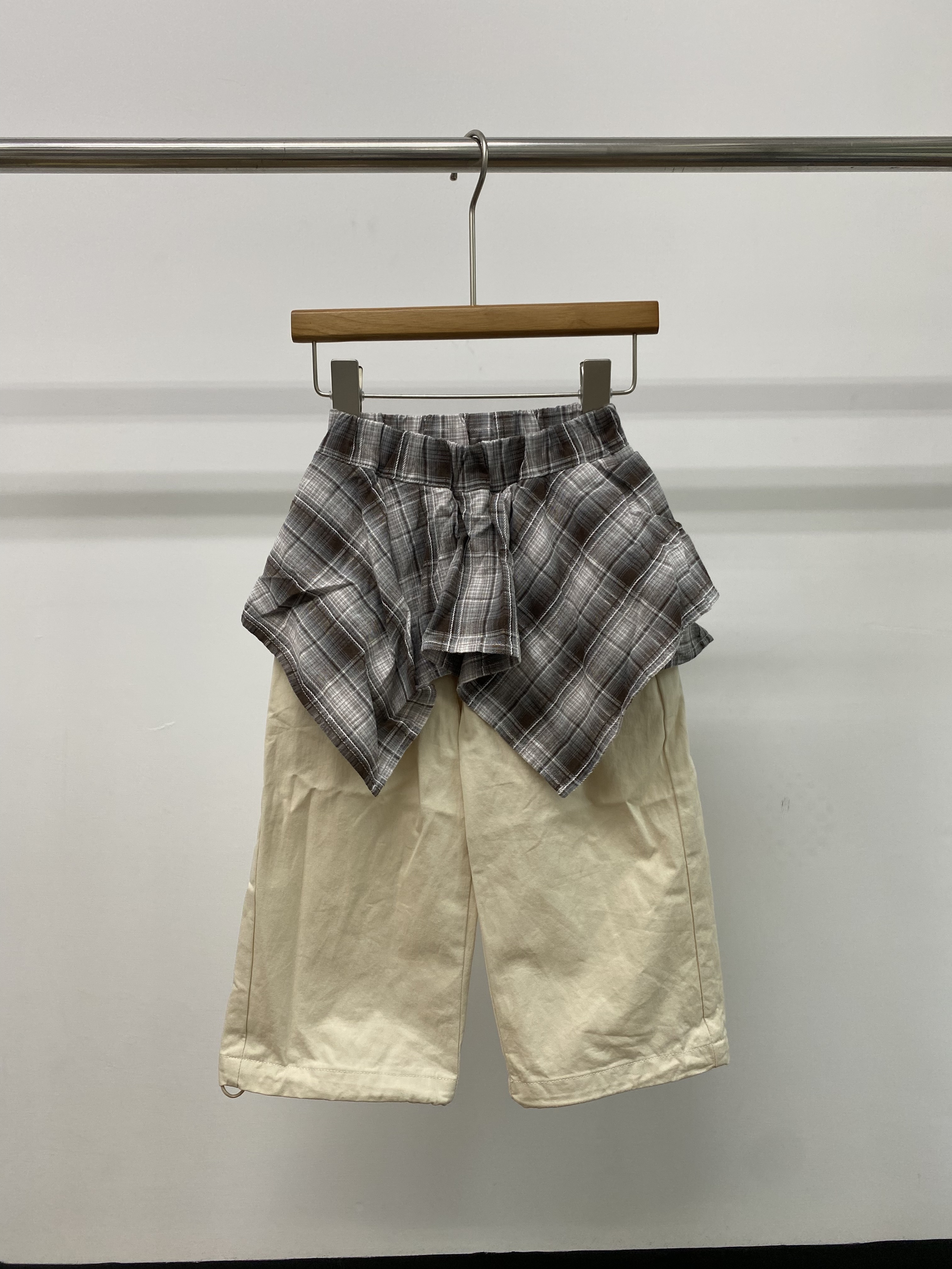 A04878格子屁簾造型休閒褲