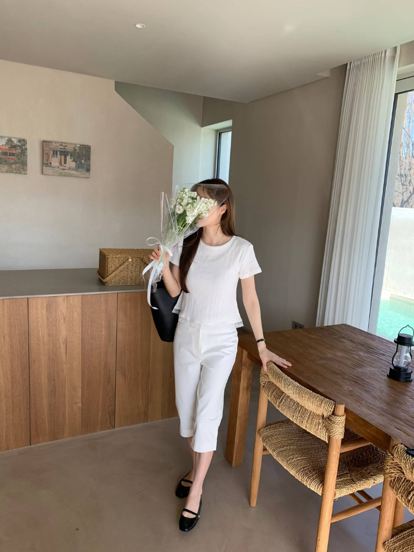 Chimmy 清新蕾絲滾邊上衣 [ 4色 / Free ]