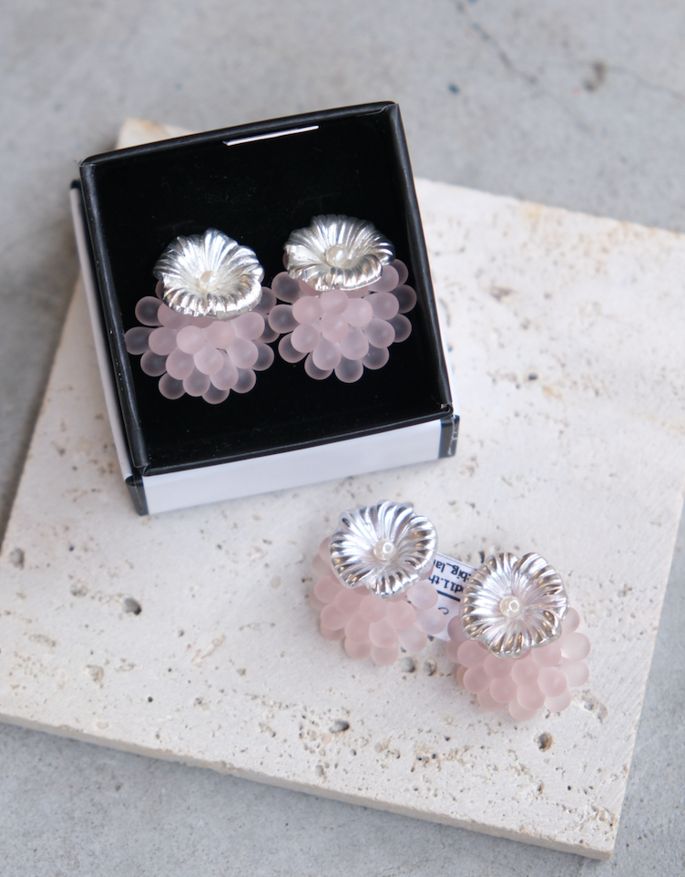 [Big Land] 粉捷克玻璃花珍珠耳環 | 鈦 | 耳針 | NO.428