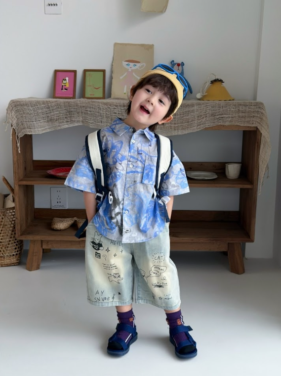 BYC04T067BL  DODO Wardrobe -淺藍街頭塗鴉藝術風恤衫