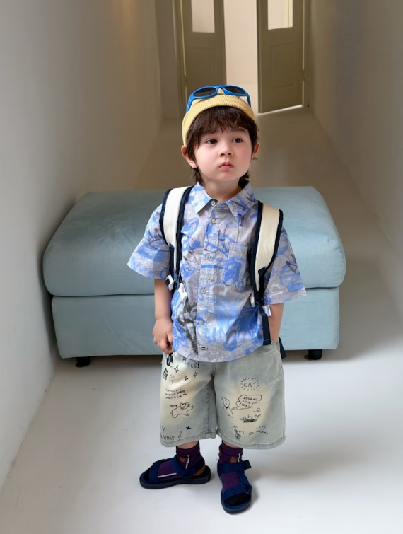 BYC04T067BL  DODO Wardrobe -淺藍街頭塗鴉藝術風恤衫