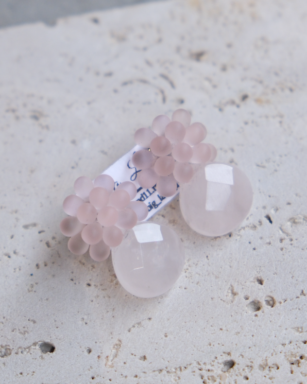 [Big Land] 粉捷克玻璃水滴耳環 | 醫療鋼 | 耳針 | NO.433