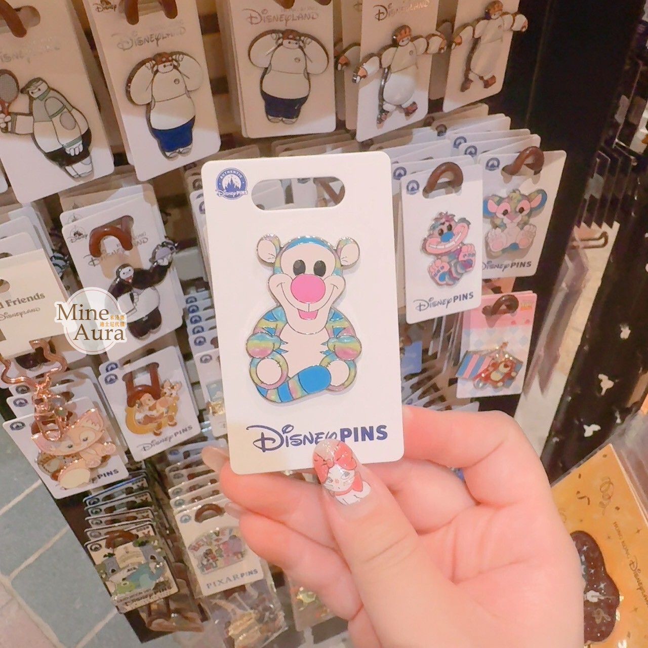 跳跳虎 Tigger 坐姿 渲染貝殼紋 造型 徽章 PIN 小熊維尼 Winnie the Pooh -香港迪士尼樂園