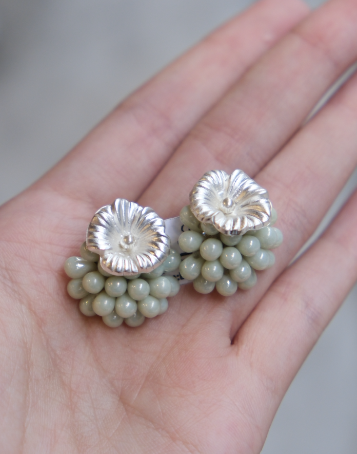 [Big Land] 綠捷克玻璃花朵 | 耳針 | NO.436