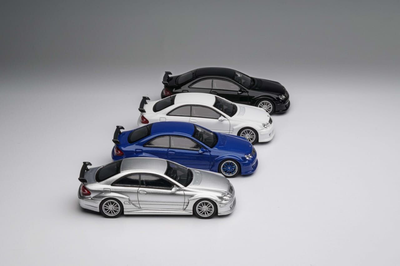 PO-$150 * FINE MODEL * 1:64 MERCEDES BENZ AMG CLK DTM SILVER