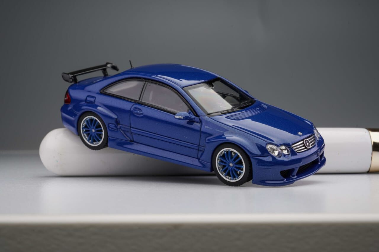 PO-$150 * FINE MODEL * 1:64 MERCEDES BENZ AMG CLK DTM PURPLE