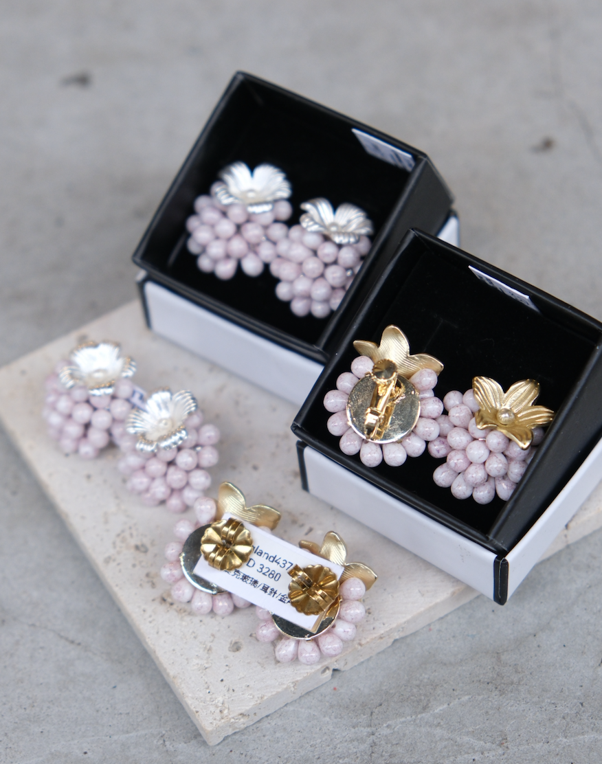 [Big Land] 粉捷克玻璃花朵 | 耳針 | NO.437