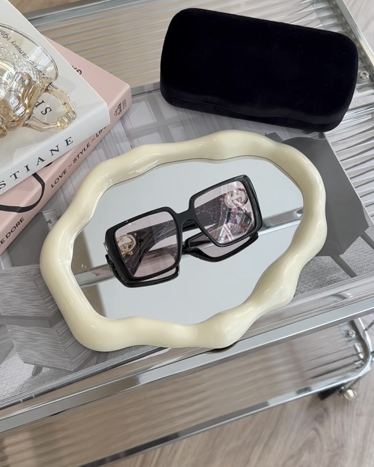 GUCCI｜GG1692S 方框墨鏡 黑框鏡面粉