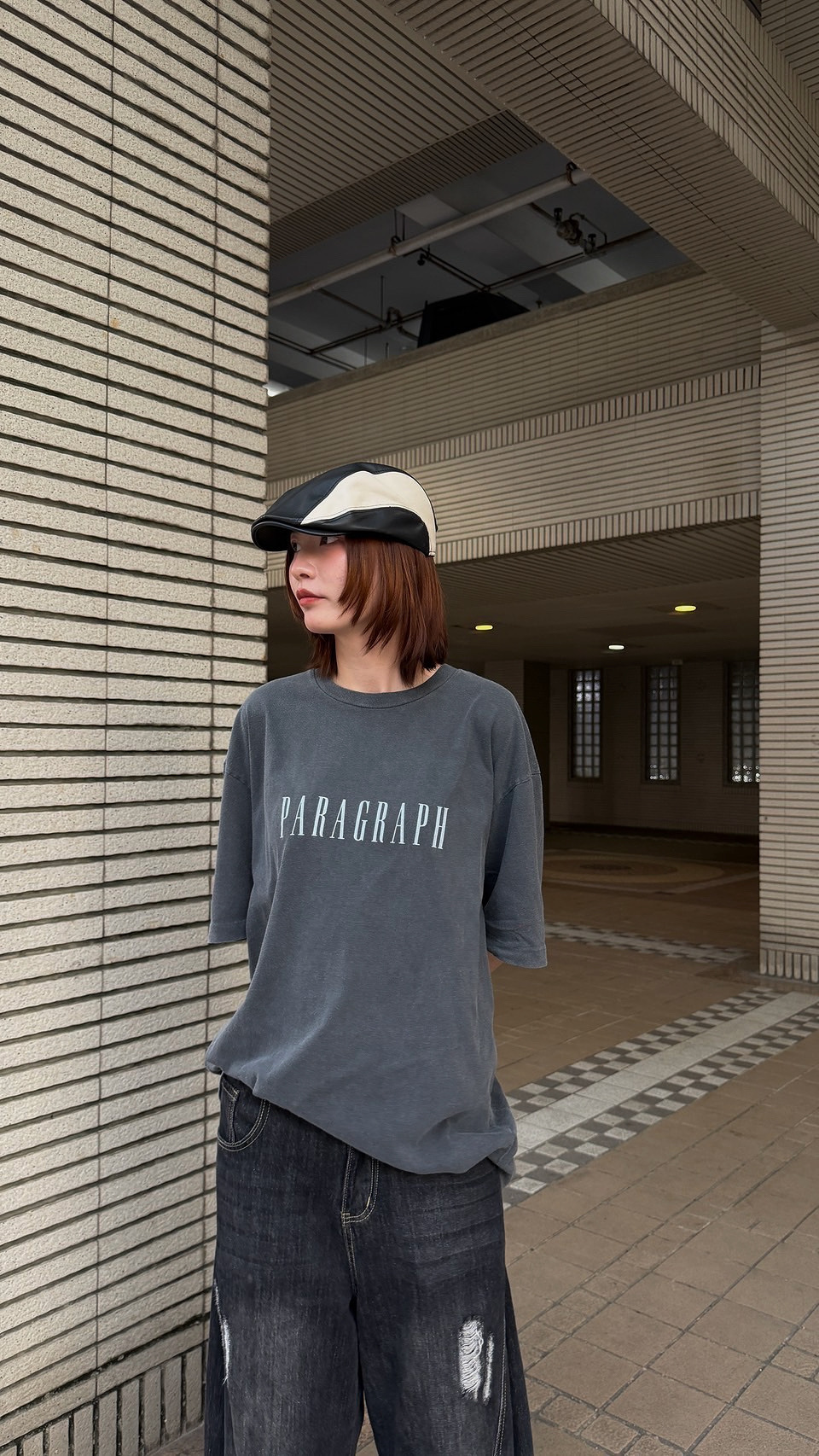 Paragraph洗舊細字體T shirt