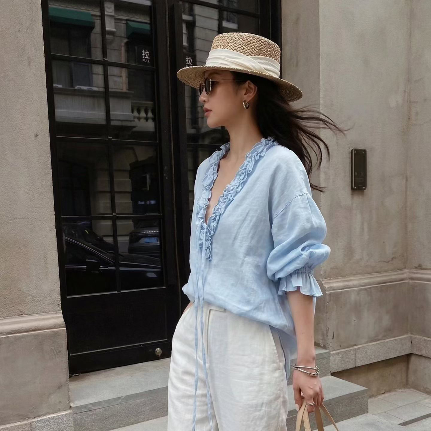 天空藍荷葉滾邊V領織帶上衣-F (Elegant & Love)