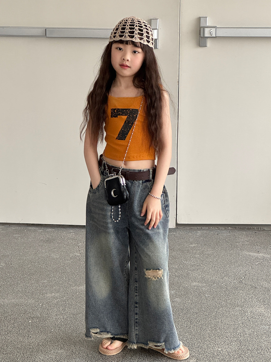 設計感小眾多巴胺露背背心