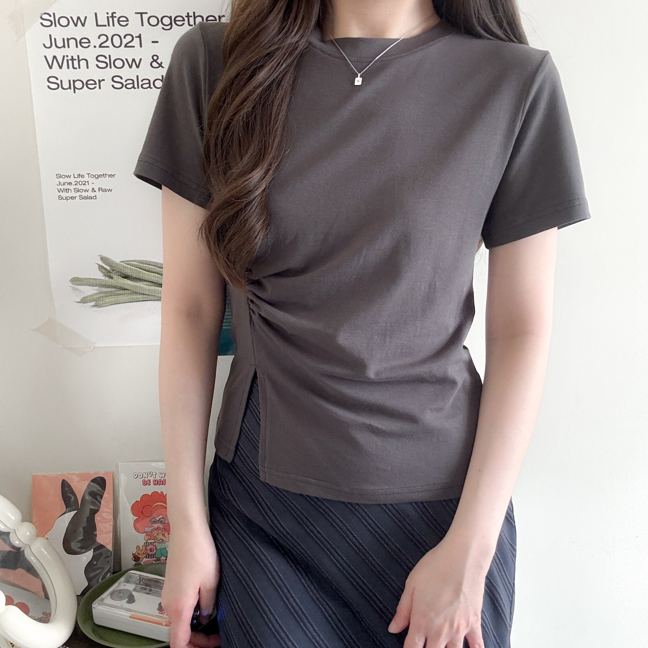 縮褶側開叉上衣