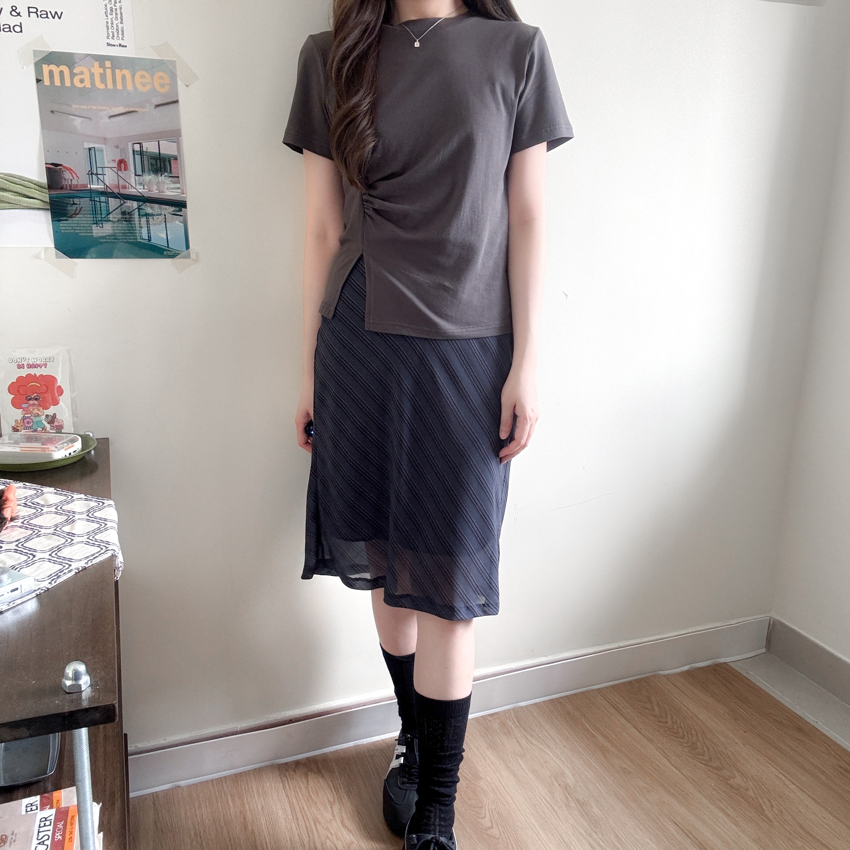 縮褶側開叉上衣