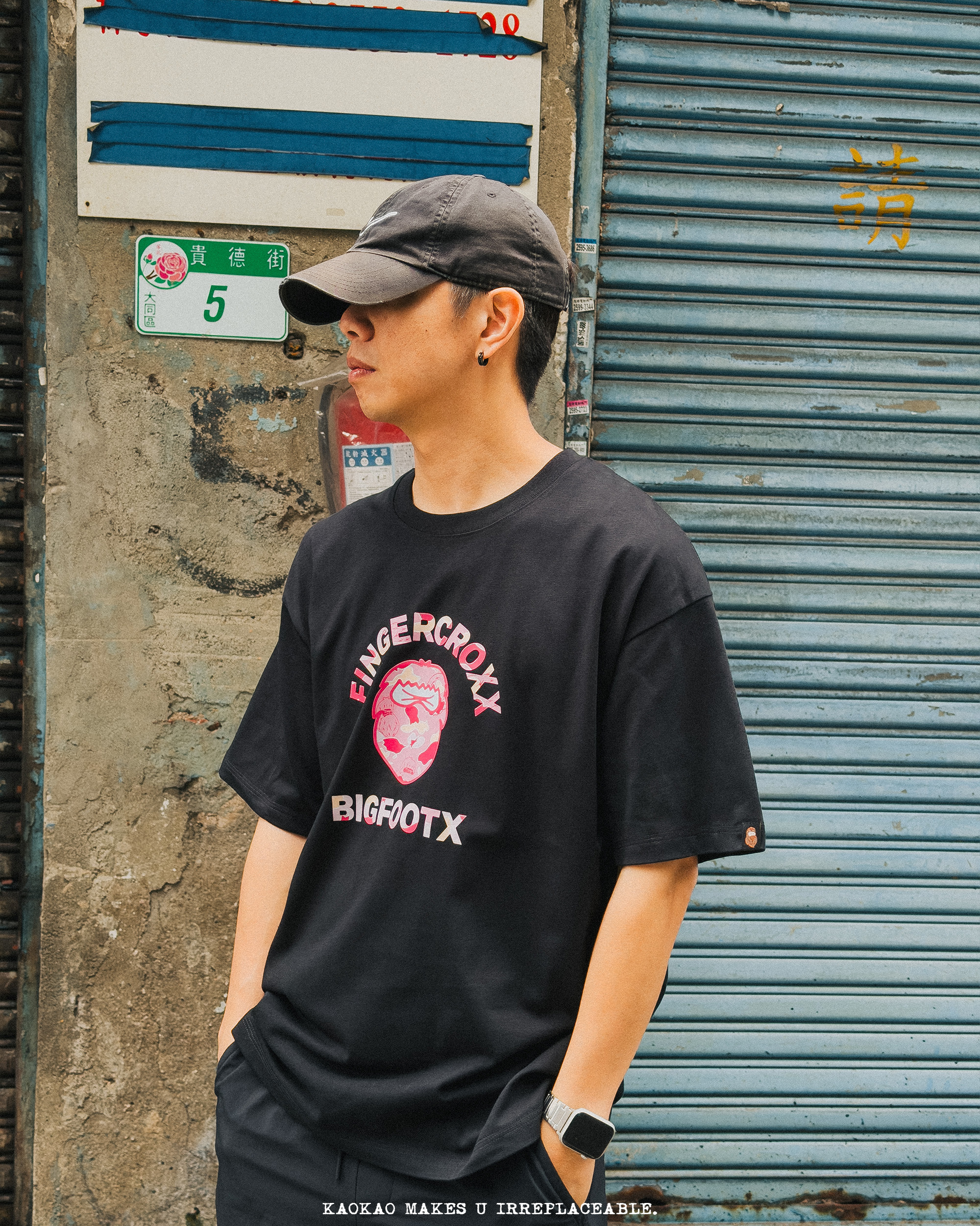 預購 香港IT集團 Fingercroxx FGXX 猿人 黑粉 潮流迷彩 落肩 短袖T 男女同款【FGXTEW0000410】