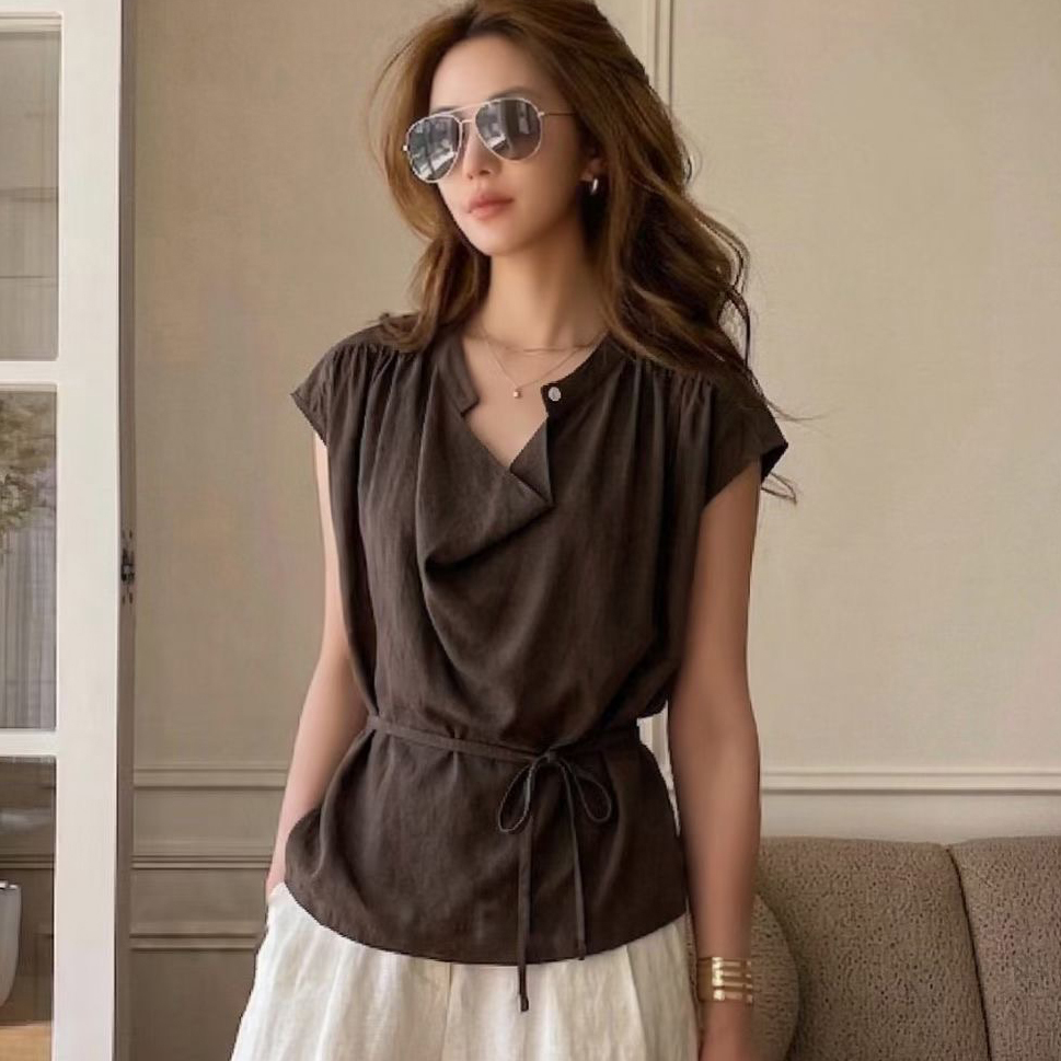 巧克力色附綁帶造型垂墜感背心上衣-S-XL (Elegant & Love)